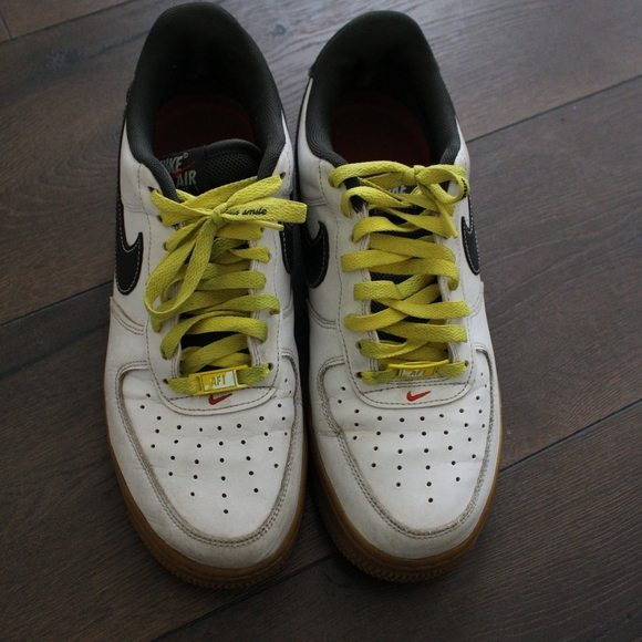 Nike Kids White & Black Sneakers with Yellow Laces - Picture 3 of 6